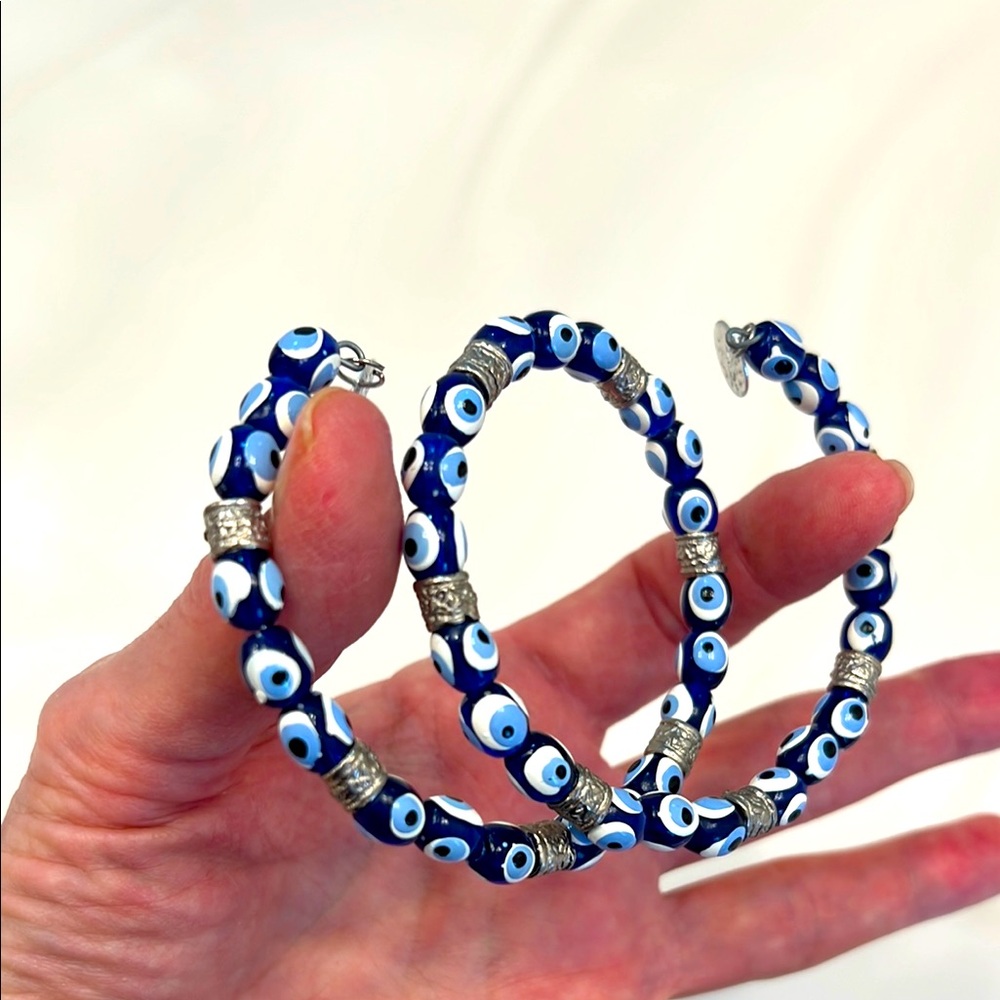 Adorable evil eye bracelet with silver spacer